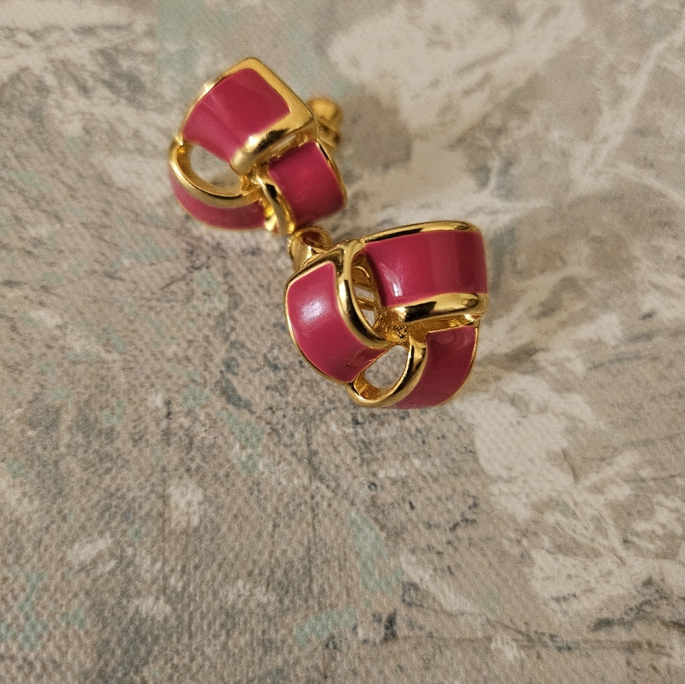 Vintage JS Knotted Knot Gold Tone Fuchsia Chunky Clip Earrings - Picture 5 of 9